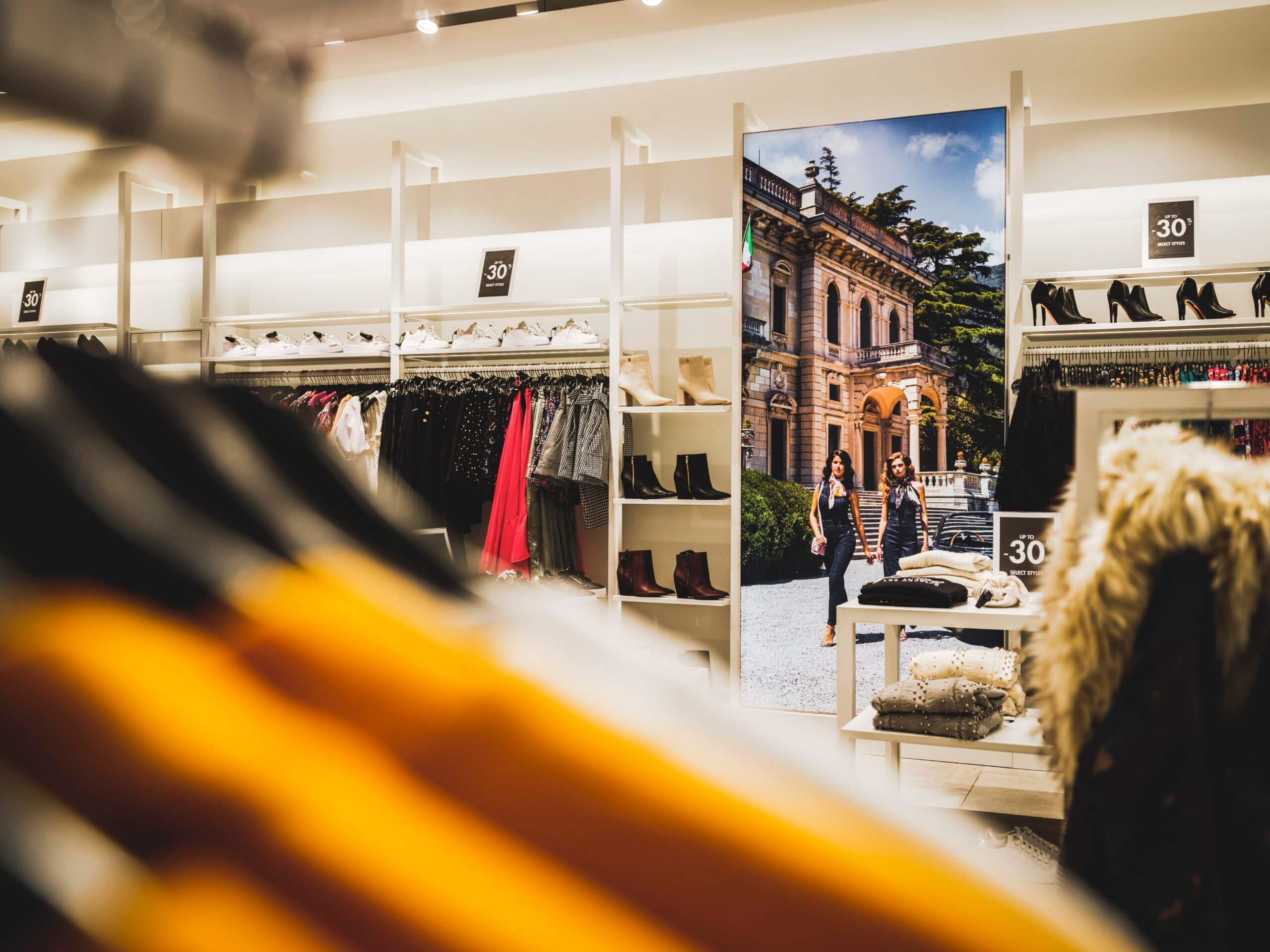 Fashion store with focus on promotional lightbox